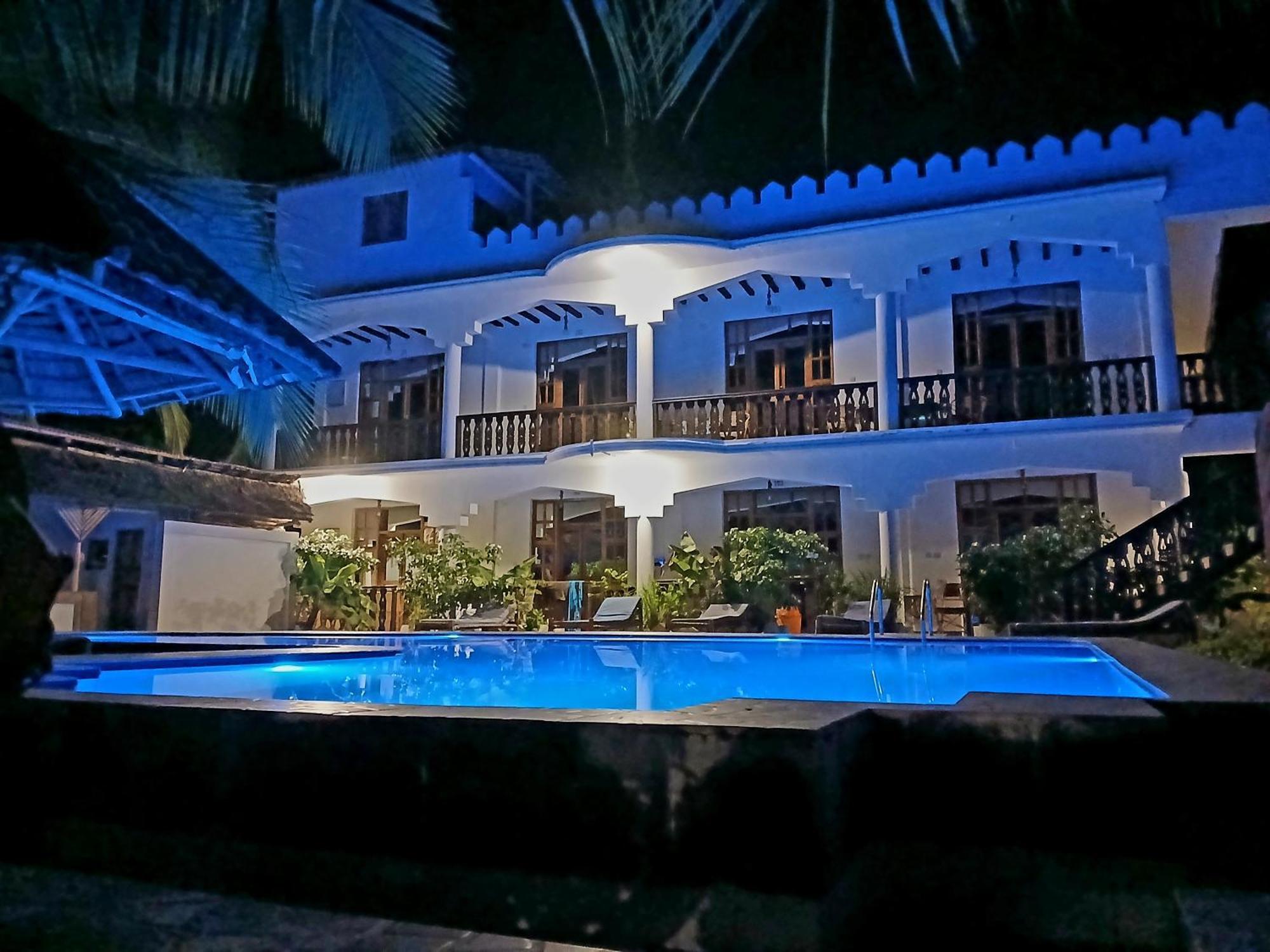The New Blue Waves Hotel Jambiani  Exterior photo